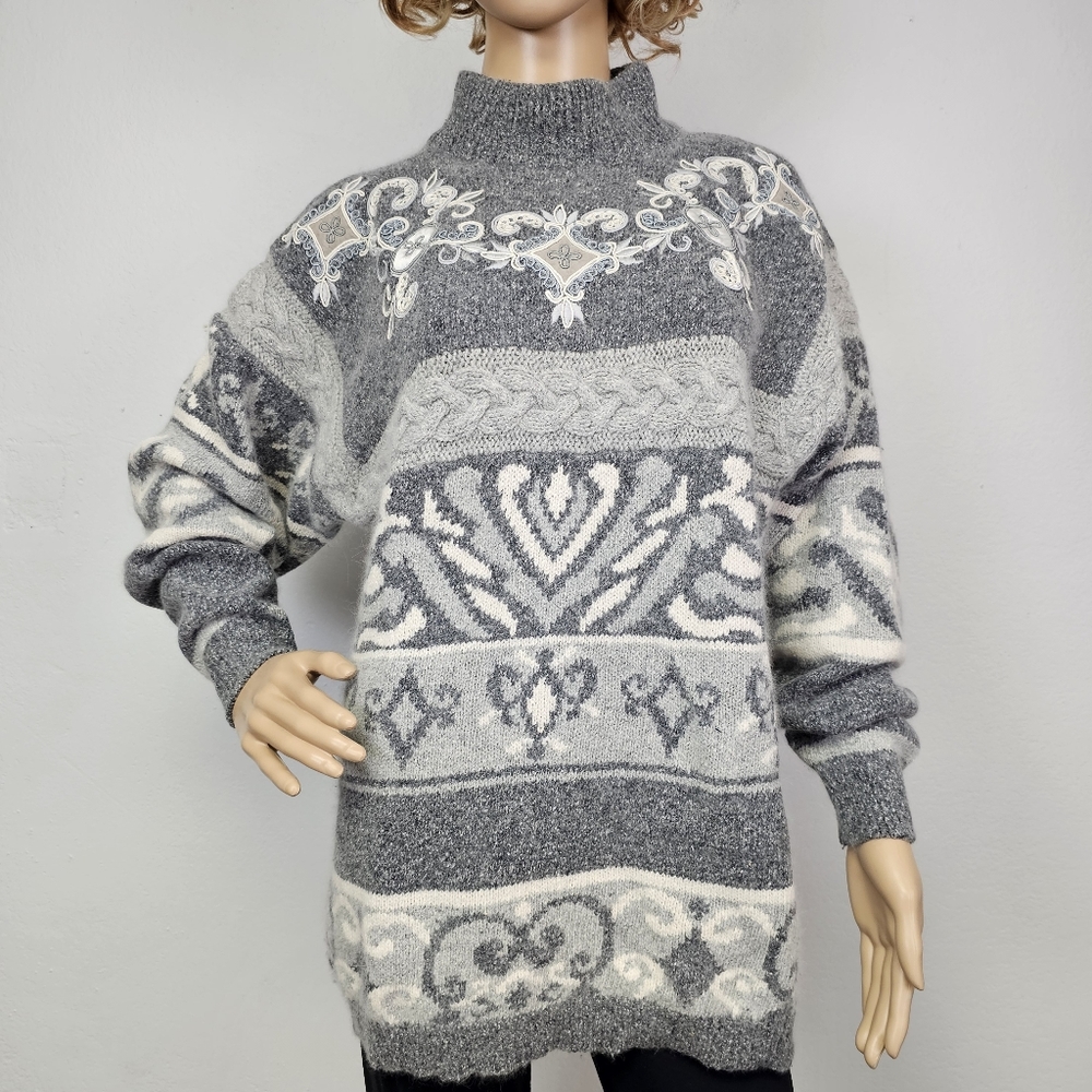 VTG Silk Angora Blend Gray Embroidered Sweater Sz S Petite Coastal Grandma